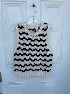 H&M Cream and Black Wave Knit Sweater Vest